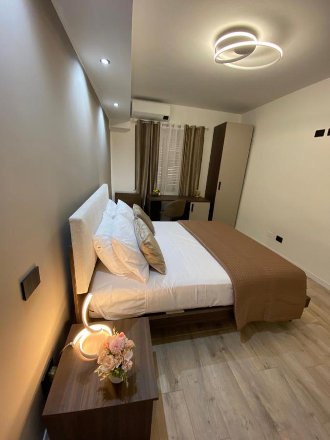 Hotel Plaza Ungheria Palermo Dış mekan fotoğraf