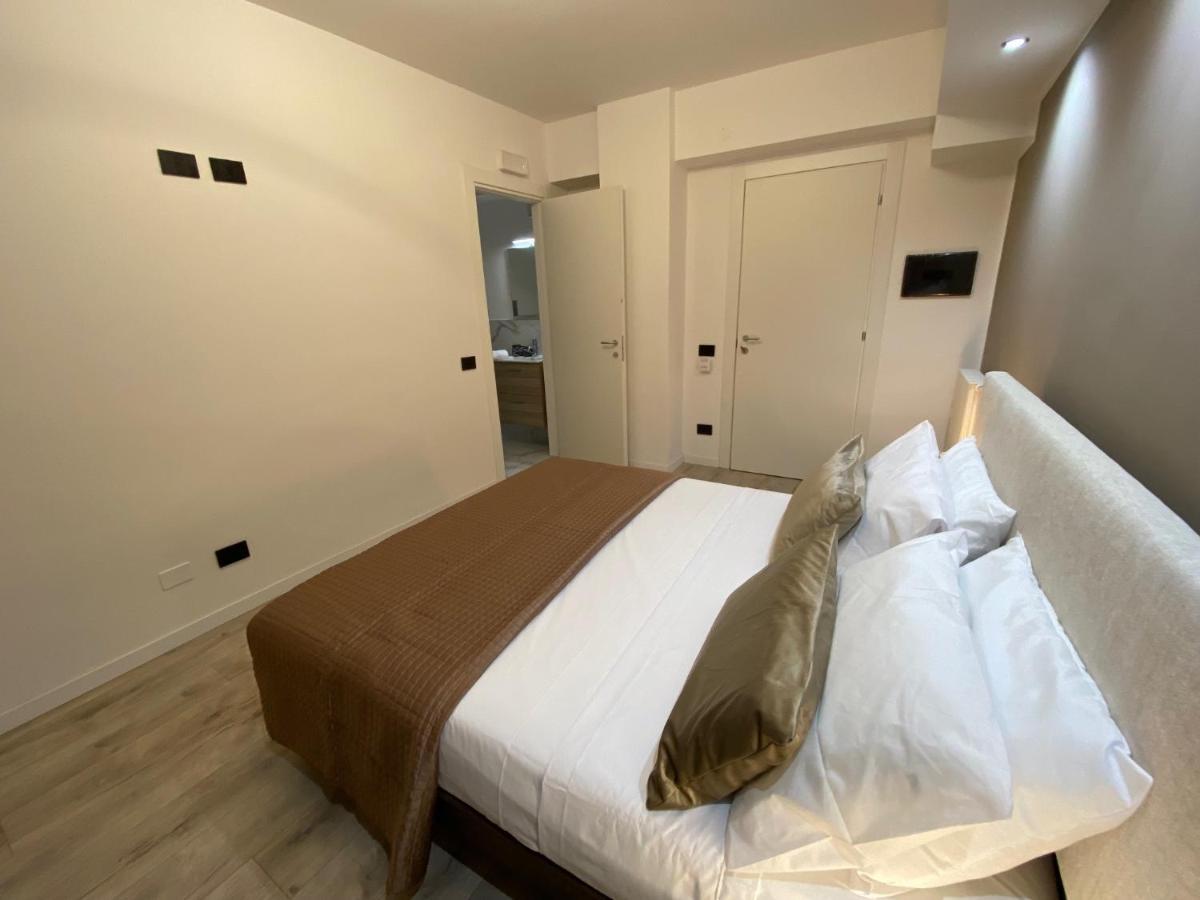 Hotel Plaza Ungheria Palermo Dış mekan fotoğraf