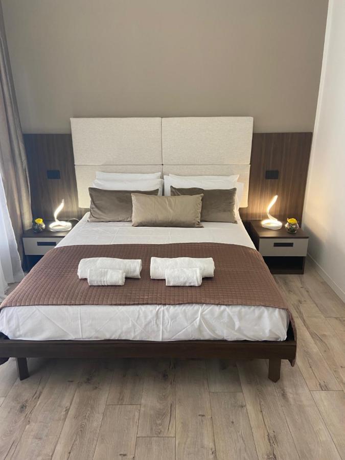 Hotel Plaza Ungheria Palermo Dış mekan fotoğraf